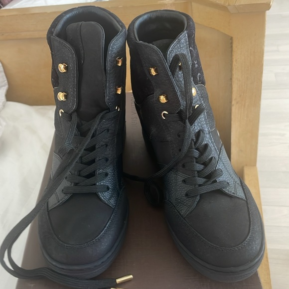 Louis vuitton authentic black suede wedge sneaker 37 approx. 21/2 lift wedge - Picture 7 of 7